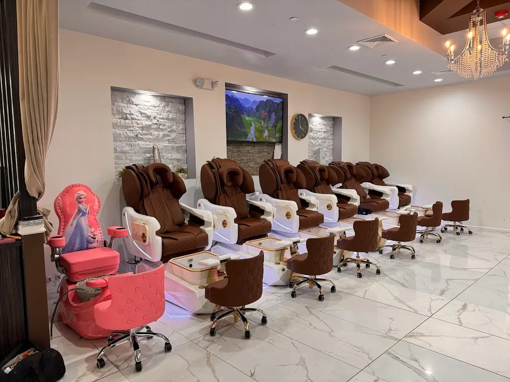 TG Casa Blanca Nail Bar — Nail salon in Hendersonville
